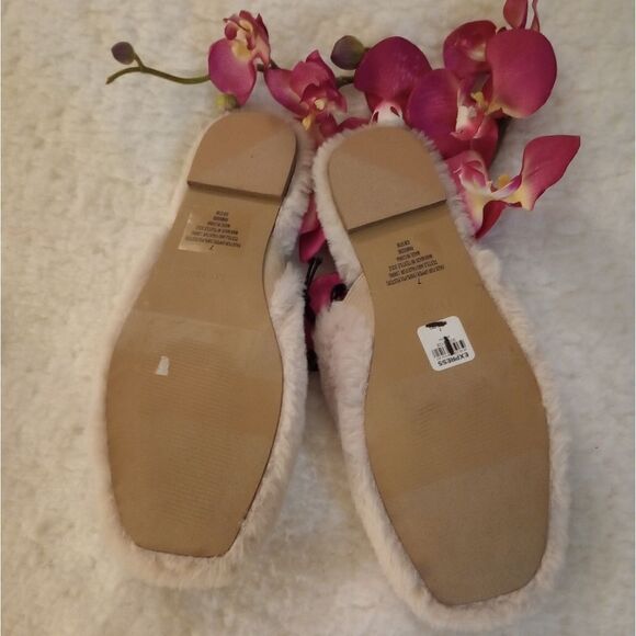 Express Faux Fur Cozy Slipper - Picture 6 of 6